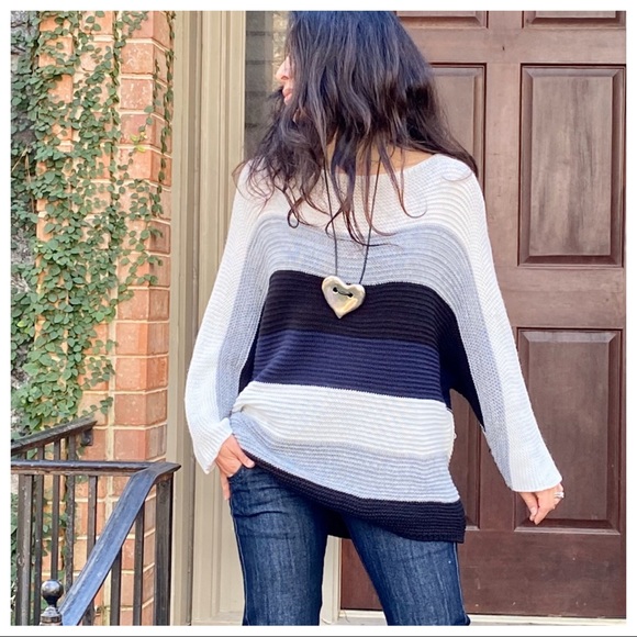 ✨LAST✨MADE IN ITALY✨ Color block loose fit sweater - Picture 2 of 8